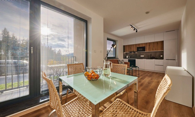 Cerny Dul Apartment | Cosy apartment for 4 guests with WIFI, TV, balcony and parking