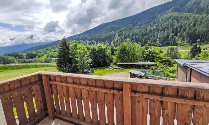 Mezzana Apartment | Cosy apartment for 4 guests with WIFI, TV, patio and pets allowed