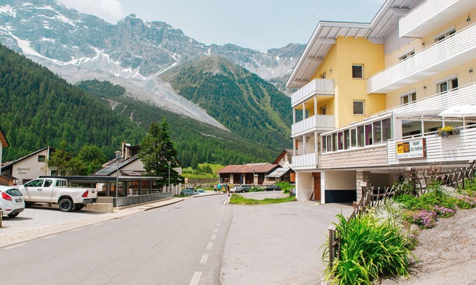 Solda Apartment | Cosy apartment for 4 guests with WIFI, TV, terrace, pets allowed, panoramic view and parking
