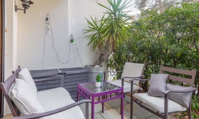La Madeleine Apartment | Cosy apartment for 4 guests with WIFI, pool, TV, terrace and parking