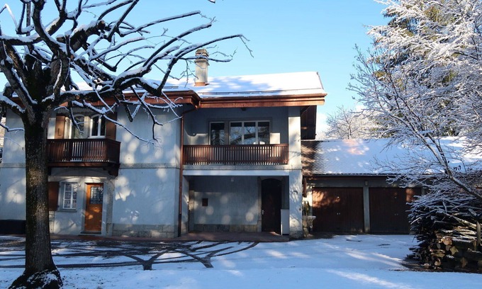 Les Posses-sur-Bex Apartment | Cosy apartment for 4 guests with WIFI, TV, balcony and panoramic view