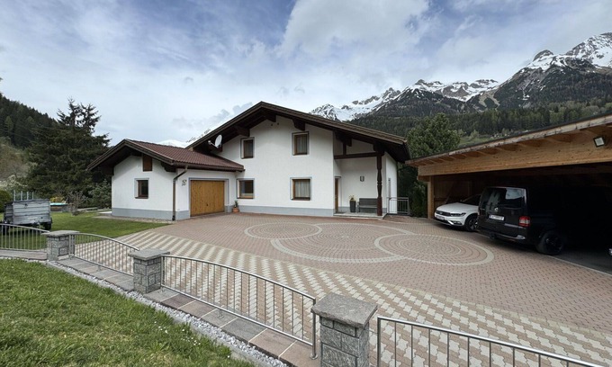 Pettneu am Arlberg Apartment | Cosy apartment for 4 people with WIFI, TV and terrace