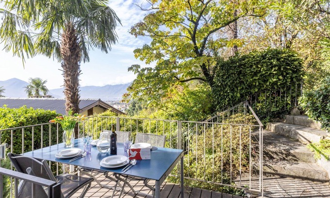 Muralto Apartment | Cosy apartment for 4 people with WIFI and balcony