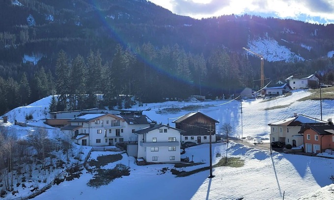 Wenns Apartment | Cosy apartment for 4 people with WIFI, TV, terrace and parking