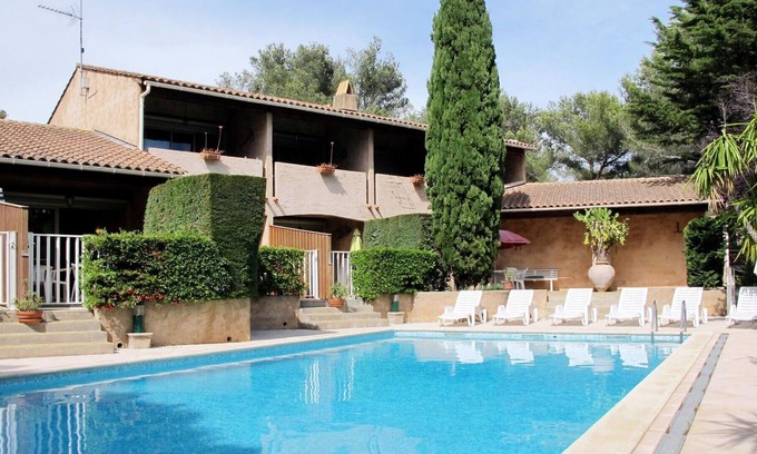 La Croix-Valmer Apartment | Cosy apartment for 4 people with pool, A/C, WIFI, TV, terrace, pets allowed and parking