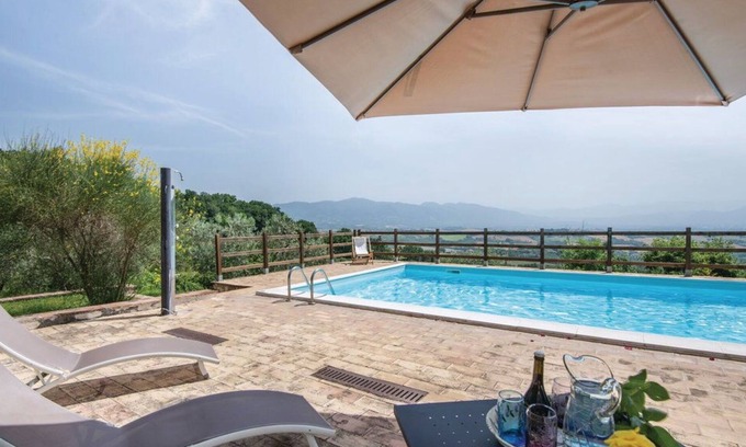 Fornole Apartment | Cosy apartment for 4 people with A/C, pool, WIFI, TV and veranda