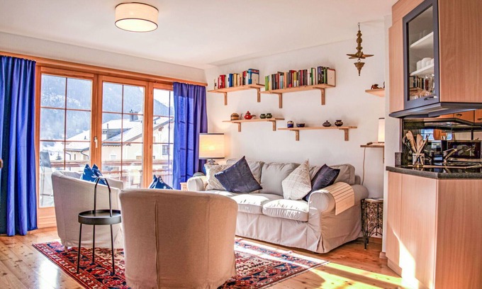 Zuoz Apartment | Cosy apartment for 4 people with WIFI, TV, balcony, pets allowed and panoramic view