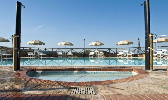 Casalappi Other | Cosy apartment for 5 people with A/C, pool, TV, terrace and parking
