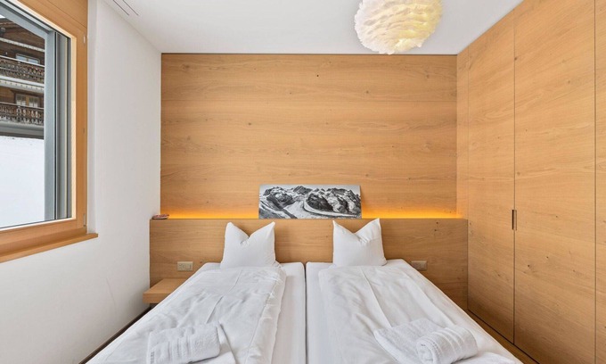 Valbella Apartment | Cosy apartment for 6 people with WIFI, TV and balcony