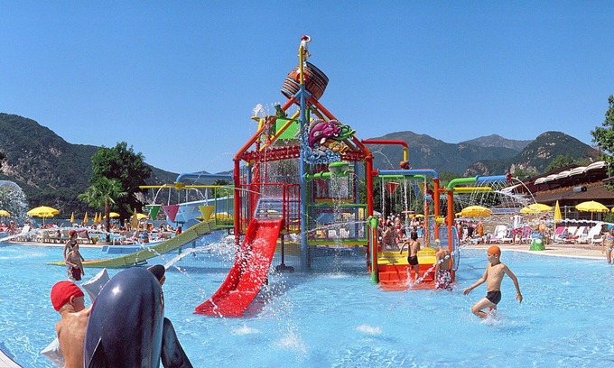 Moncucca Apartment | Cosy apartment for 6 people with pool, WIFI, TV, balcony and parking