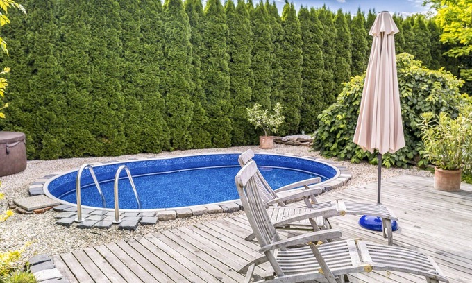 Lukavice Apartment | Cosy apartment for 6 people with pool, WIFI, TV and patio