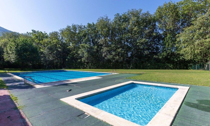 Sort Apartment | Cosy apartment for 6 people with pool, A/C, WIFI, TV and parking