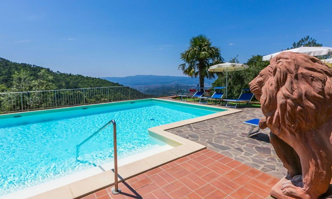 Bivio Pozzo Apartment | Cosy apartment for 7 people with pool, WIFI, TV and panoramic view