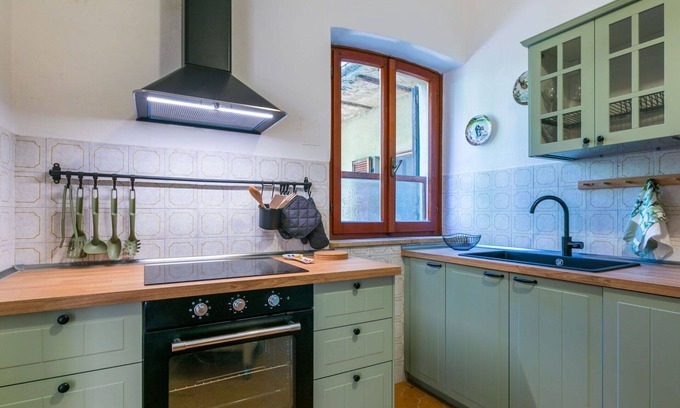 Volterra Apartment | Cosy apartment for 7 people with WIFI, patio and parking