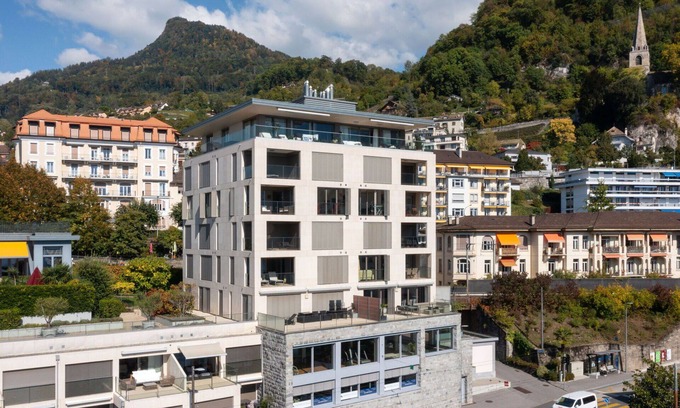 Montreux Apartment | Cosy apartment for 8 people with pool, WIFI, A/C, TV, balcony and panoramic view