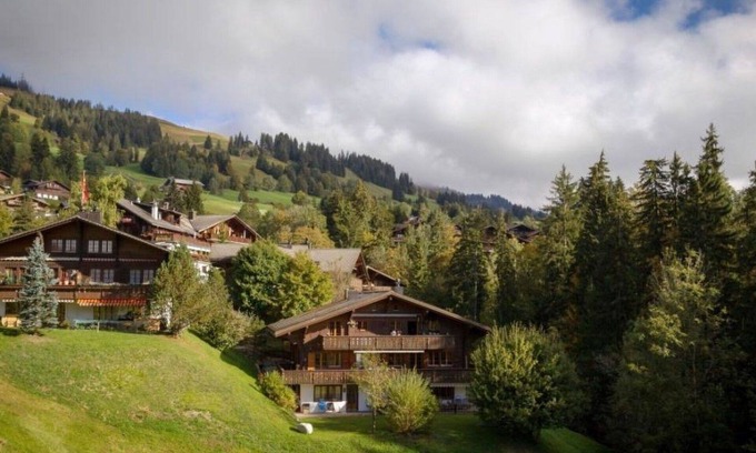 Schoenried Apartment | Cosy apartment for 8 people with WIFI