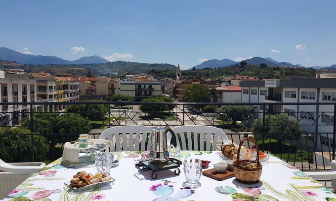 Castroreale Terme Apartment | Cosy apartment for 8 people with A/C, WIFI, TV and terrace