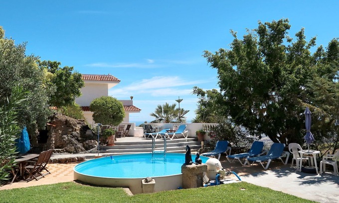 Las Cuevecitas Apartment | Cosy apartment for 2 guests with pool, WIFI, TV and terrace