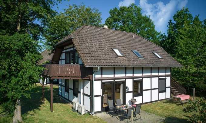 Feriendorf Frankenau House | Cosy apartment in villa for 4 people with WIFI, TV, terrace and pets allowed