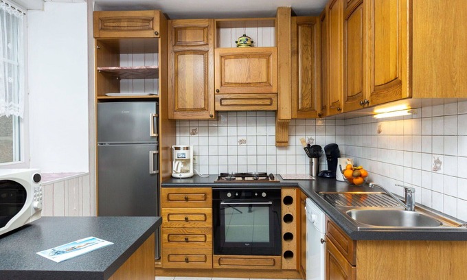 Saint-Meloir-des-Ondes Villa | Cosy apartment in villa for 4 guests with WIFI, TV, terrace and parking