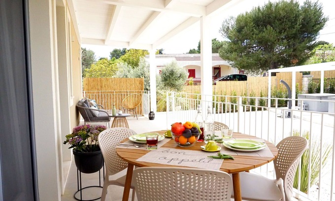 Laureto Villa | Cosy apartment in villa for 4 guests with WIFI, A/C, hot tub, TV and veranda, close to Alberobello