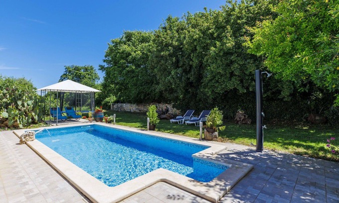 Pinezici House | Cosy apartment in villa for 4 guests with A/C, WIFI, pool, TV, terrace and pets allowed