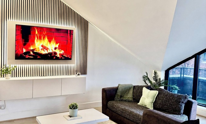 Wapping Apartment | Cosy City Apartment with Free Parking & Netflix!