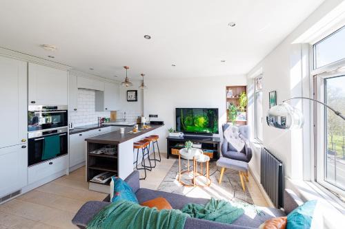Brixton Apartment | Cosy City Forest - Brixton