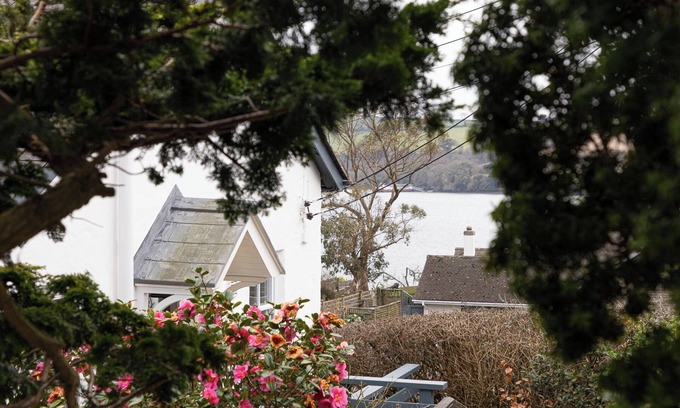 Mylor Churchtown House | Cosy Cottage 50m to creekside near Truro & Falmouth