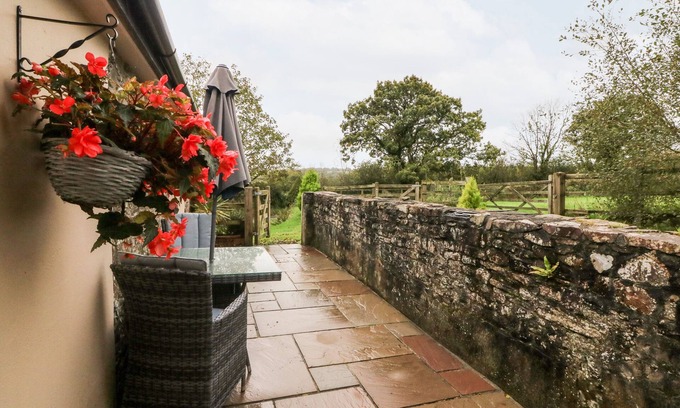 Lifton Cottage | Cosy Cottage