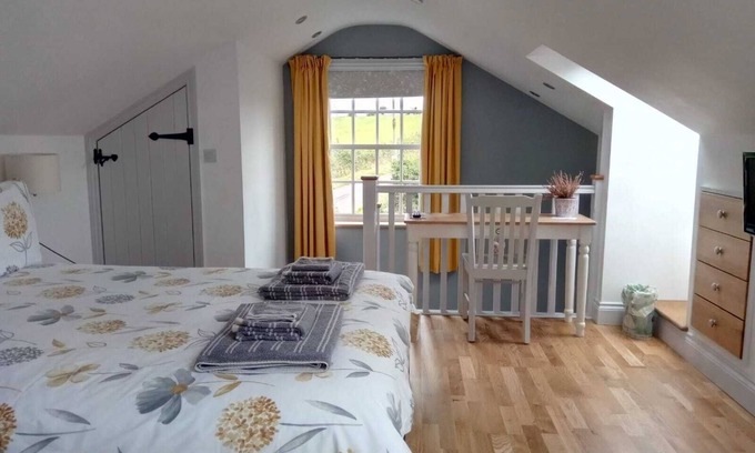 Morpeth Cottage | Cosy cottage with private parking and lovely views
