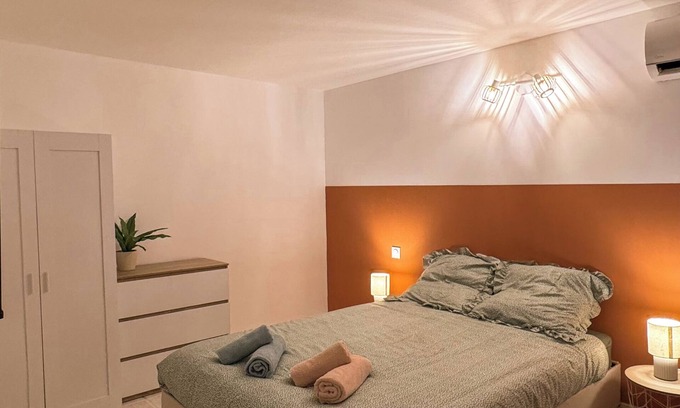 Martigues Apartment | Cosy downtown apartment