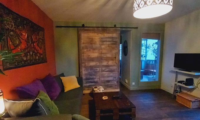 Tremblay-en-France Apartment | Cosy F3 near CDG airport/RER B station (pets welcome)