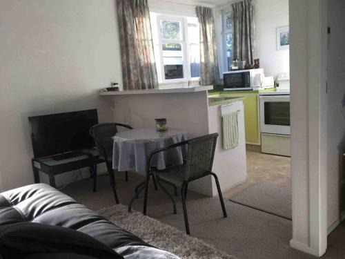 Wanganui District Apartment | Cosy Garden Retreat
