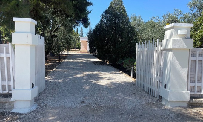 Trani Villa | Cosy guest house on private olive orchard estate surounded by fruit trees.