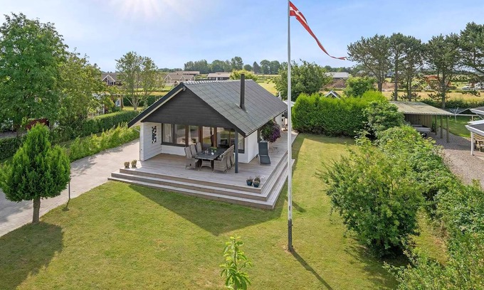 Skastrup Strand House | Cosy holiday house near child friendly beach