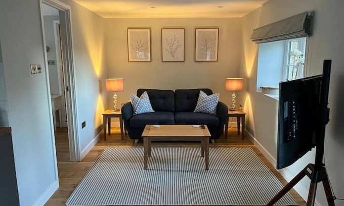 Bourton House | Cosy lodge in the Golden Triangle of the Costwolds, Stow-on-the-Wold.