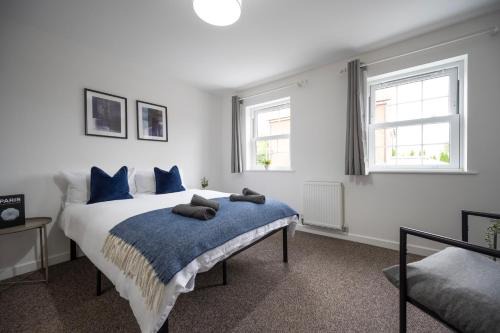 Stuppington House | Cosy Modern House Sleeps 9 - En-suite and Parking