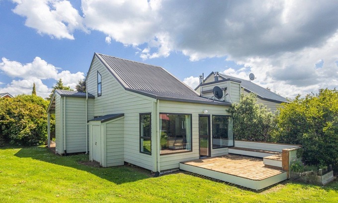 Ohakune House | Cosy Ohakune retreat in park-like Turoa Alpine Village