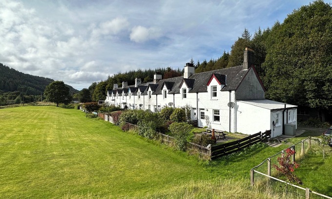 Cairnbaan Cottage | Cosy Pet-Friendly Family Cottage Beside Crinan Canal Enclosed Garden Wood Burner