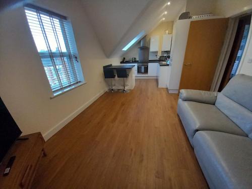Beeston Apartment | Cosy Spacious 2 bedroom Apartment Free Parking