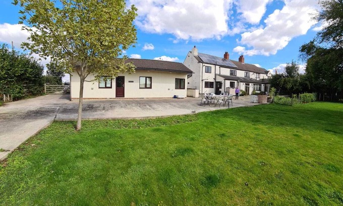 Pontefract Cottage | Cosy stable conversion between Sheffield & Leeds