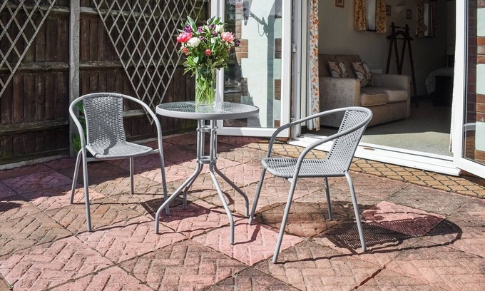 Sheringham Cottage | Cosy studio accommodation very close to amenities.