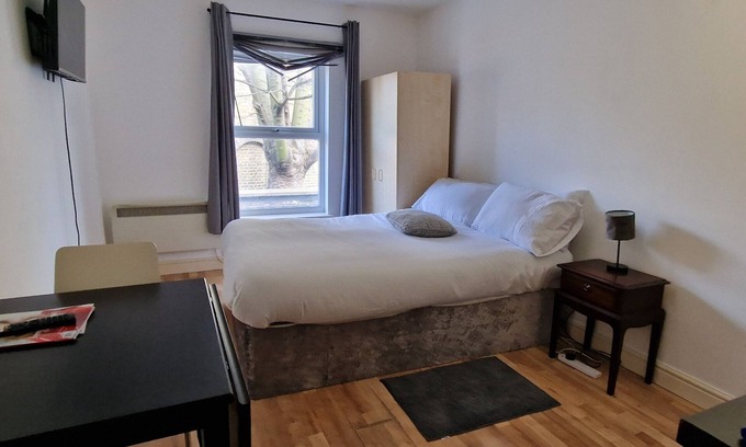 Camberwell Apartment | Cosy studio at Camberwell