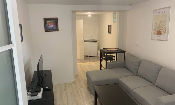 Les Mureaux Apartment | Cosy studio near Les Mureaux train station