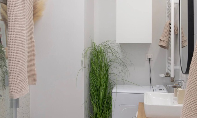 Wlochy Apartment | Cosy Studio Serenity: Warsaw Gateway
