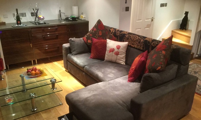 Paddington Apartment | Cosy, Stylish Quintessential Historic Mews Flat in Hyde Park with Free WiFi