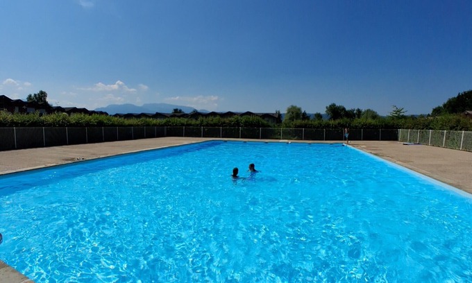 Nangy Apartment | CosyMontBlanc apartment in residence with swimming pool, between lakes and mountains.