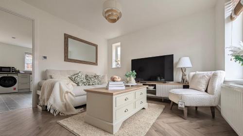Ashchurch House | Cotswold green - sleeps 5 - free ev charge