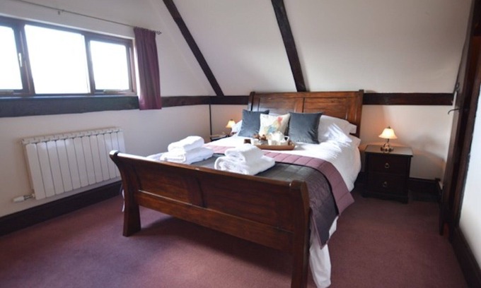 Stowmarket Cottage | Cottage attached to Moated Farmhouse centrally situated in Suffolk